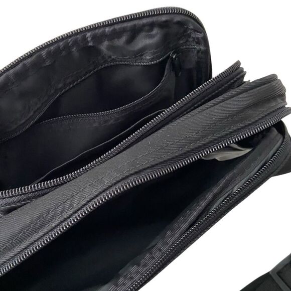 Vintage Walt Disney World Black Pooh Waist Bag - Picture 6 of 8